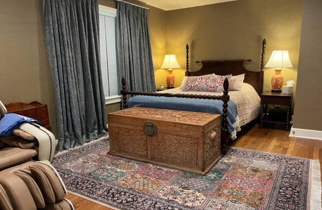 Charming 3-bd with the comforts of home