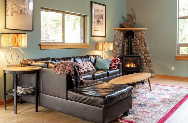 Charming 3 Bed, 2.5 Bath Timberframe Home
