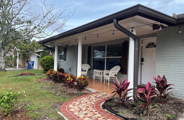 Charming 3-bedroom house with WiFi and AC in brilliant New Port Richey