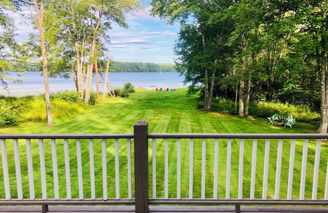 Charming 3 bedroom lake house on Damariscotta Lake.