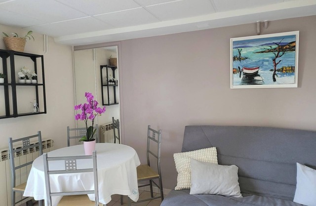 Charming 35 m2 apartment with terrace and garden