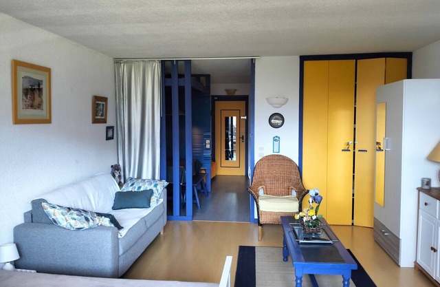 Charming 35m² Studio, Ski-in/Ski-out Access, Sleeps 4/5, Balcony, Fully Equipped
