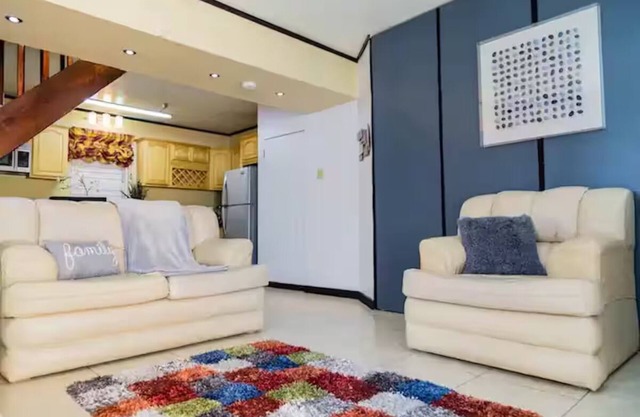 Charming 3BR New Kgn Apt: Comfort, AC, WiFi Awaits