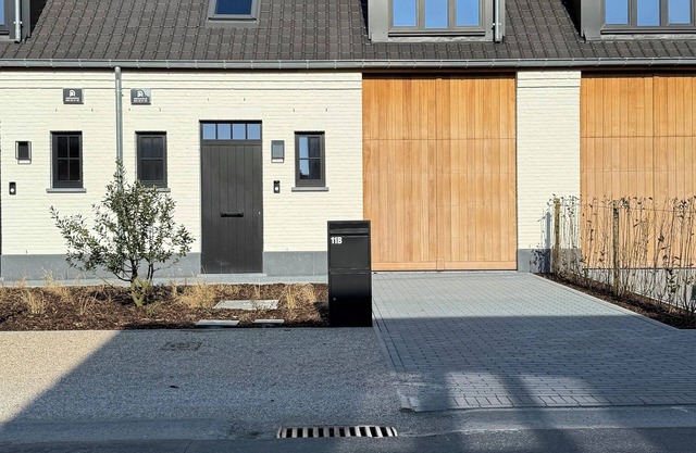 Charming 4-bedroom cottage in Berlare with WiFi access