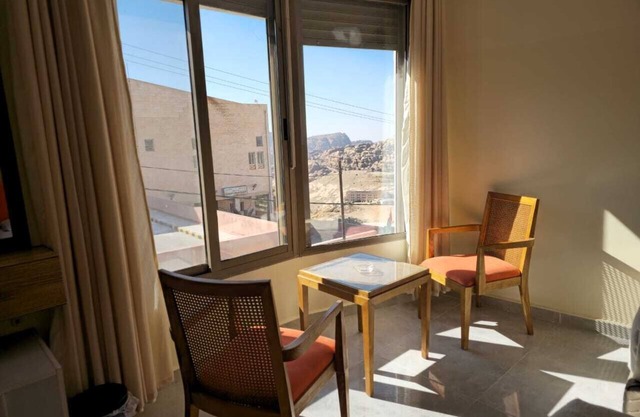Charming 5-bedroom bed & breakfast with WiFi, AC in fabulous Wadi Musa, Petra