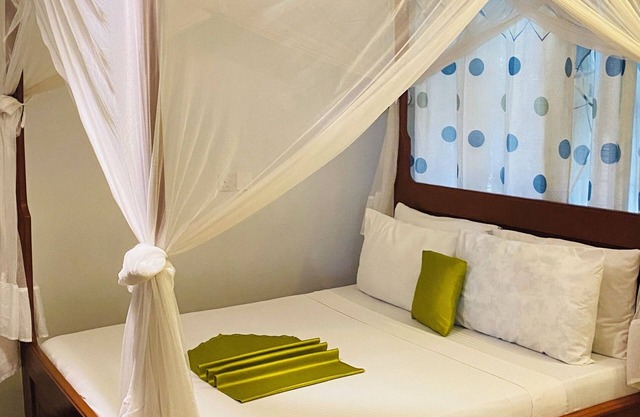 Charming 9-bedroom hotel with AC, fitness room in fabulous Arusha
