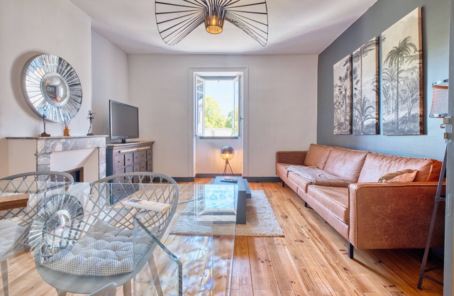 Charming Air-Conditioned Apartment in Eymet, Ideal for 4 People, Comfort and Serenity Guaranteed