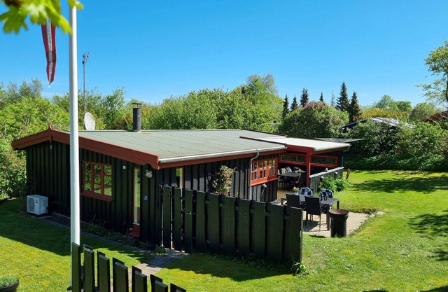 Charming and cozy house near Høve beach