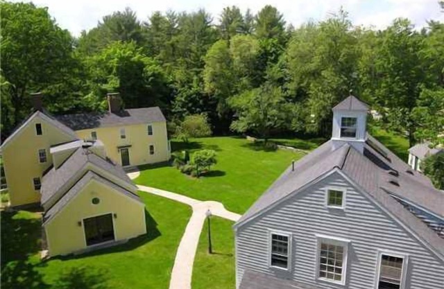 Charming and Romantic Arundel Farm. Close to all Beaches in the Kennebunks!