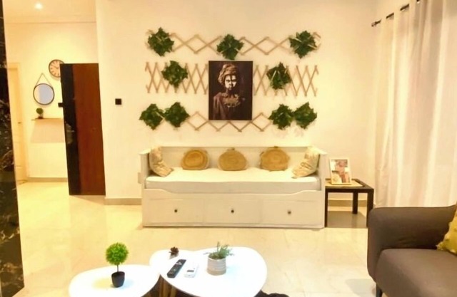 Charming and spacious vacation home with 7 private bedrooms private parking