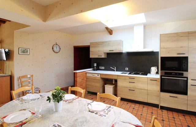 Charming Anjou cottage with fireplace, air conditioning, WIFI