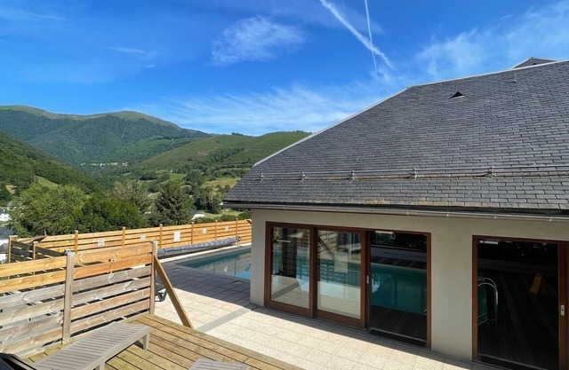 Charming apartment facing the mountains - close to the town center