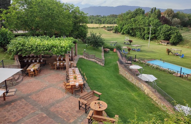 Charming apartment with pool, Wi-fi, TV and pets allowed in the heart of Tuscany