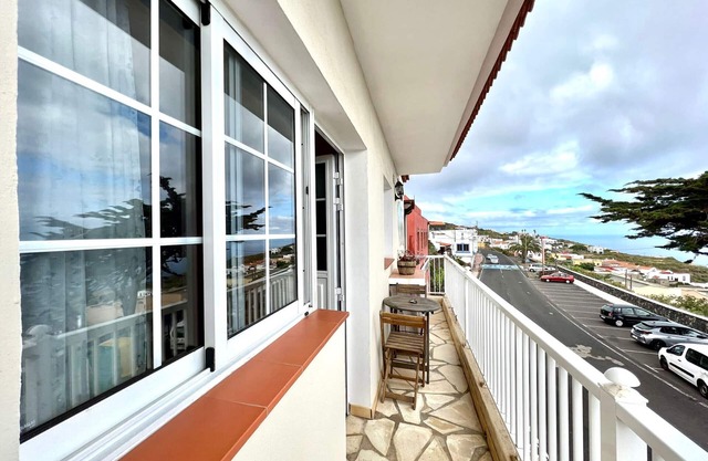 Charming Apartment with Stunning Sea Views in El Mocanal