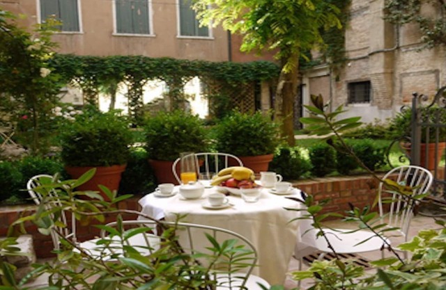 Charming apartment with garden in the heart of Venice