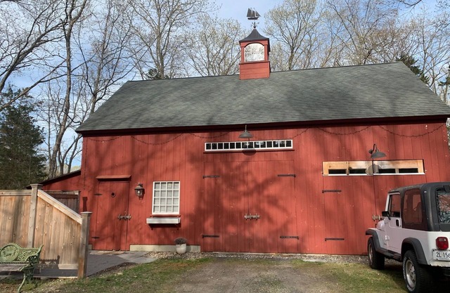 Charming barn with 1 bedroom and WiFi, AC in lovely Fairfield, CT
