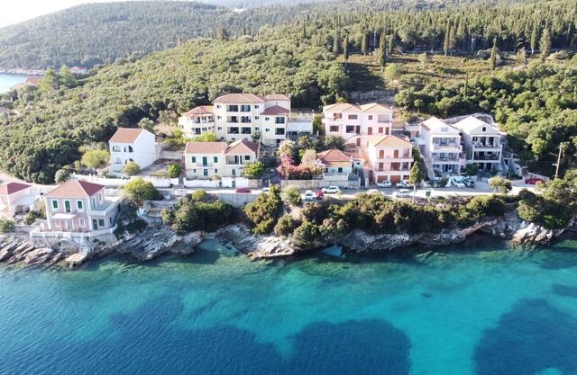 Charming Beachfront Tassos Cottage in Fiskardo, Kefalonia – Ideal for Relaxation