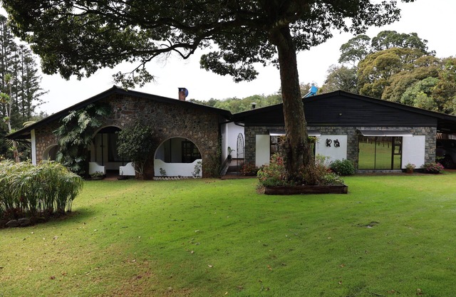 Charming bed & breakfast in adorable Vumba with WiFi, AC Room #4