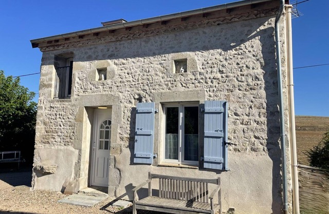 Charming Bellenaves Cottage, 2 pers, pet friendly