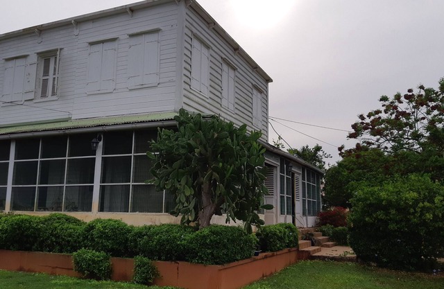 Charming colonial house, quiet, in quiet area in the countryside.