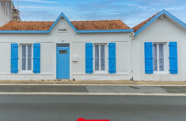 Charming Cottage for 4 in Chatelaillon-Plage, 200m from Beach with Patio