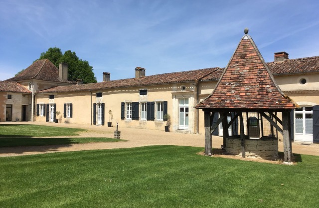 Charming cottage 4 to 6 people + chartreuse fish from the XVII to GRIGNOLS Dordogne