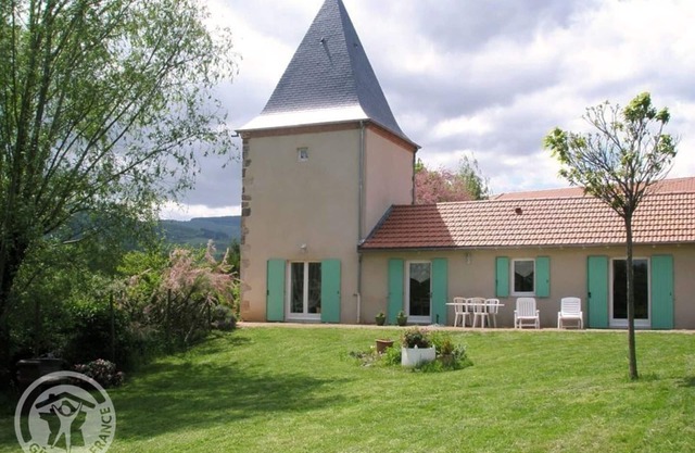 Charming cottage in Lentigny with private garden