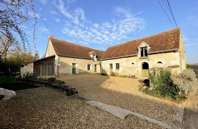 Charming cottage with garden in Chédigny