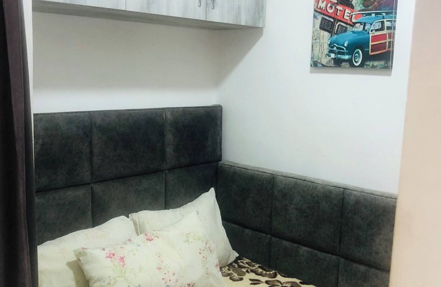 Charming cozzy apartment in brilliant Tiranë with WiFi, AC