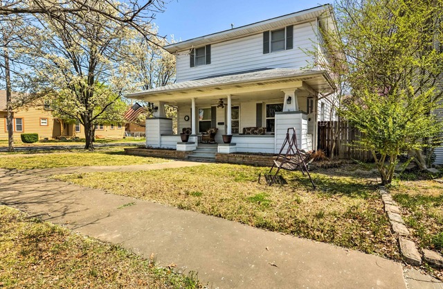 Charming Craftsman Home in Downtown Bartlesville!