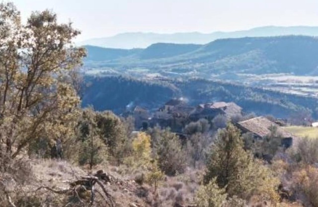 Charming property on private property next to Lake Mediano.