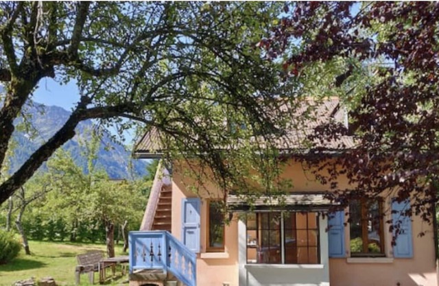 Charming family friendly chalet - quiet residential area of Chamonix