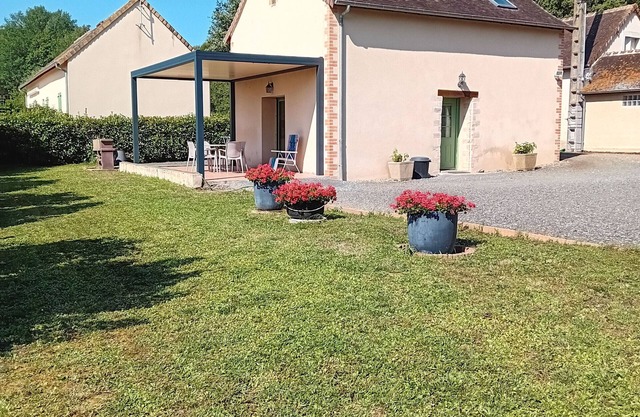 Charming Farmhouse: Nature, Quiet, South-Facing Terrace, Petanque Field