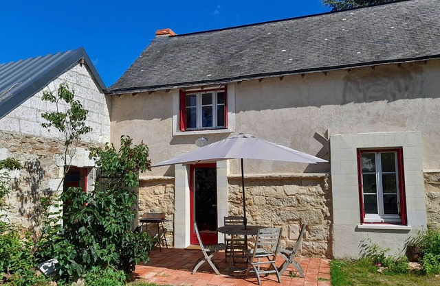 Charming house on the banks of the loire