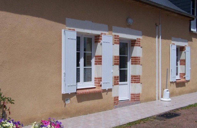 "Charming Renovated Farmhouse with Bikes in Peaceful Hamlet"