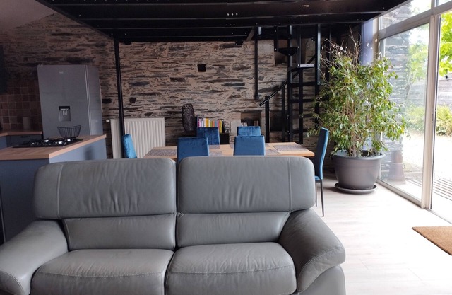 Charming 19th-century Angevine farmhouse in the heart of the vineyards.