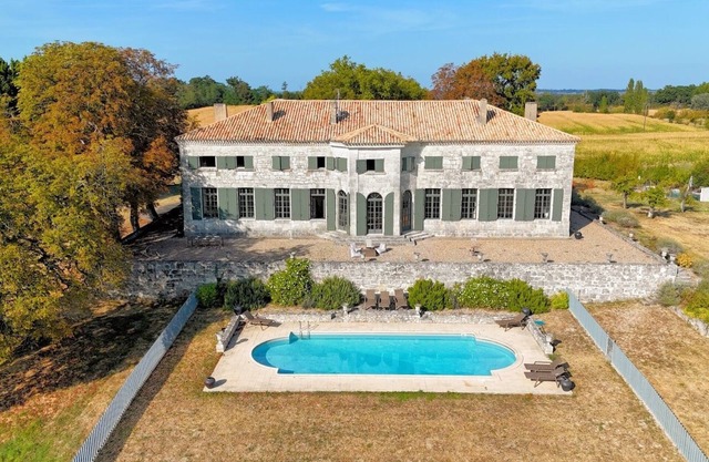 Charming Mansion from 17th, Great Pool, Close to Historical Villages