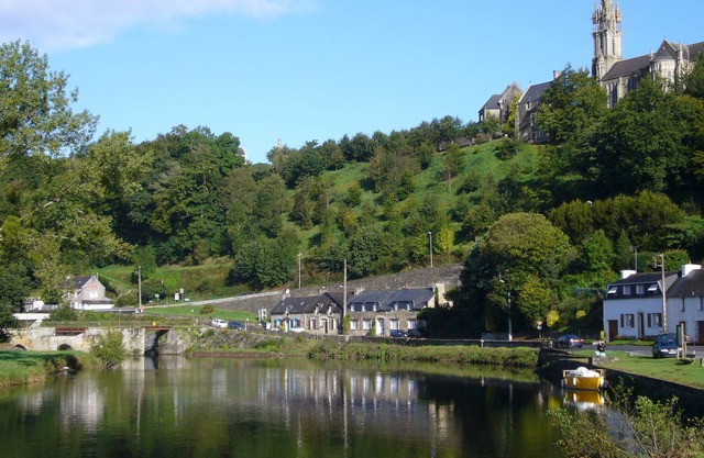 Charming House in Chateauneuf-du-faou, Bretagne