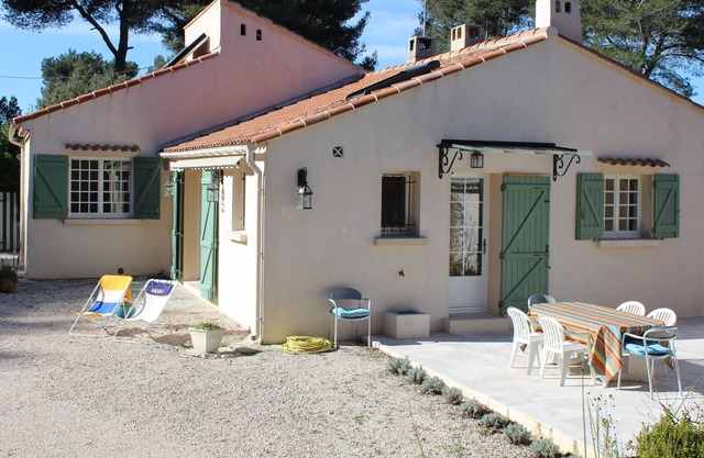 Charming house in the countryside 8 km from Cassis