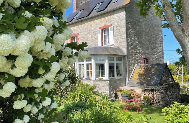 Charming house 400 m from the beach