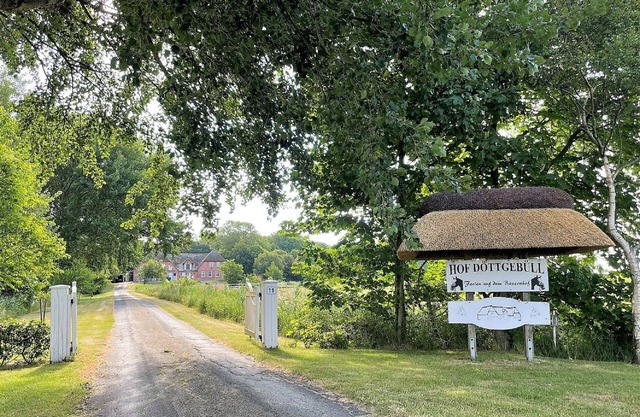 Charming Historic Apartment in Döttgebüll – Your Perfect Getaway!