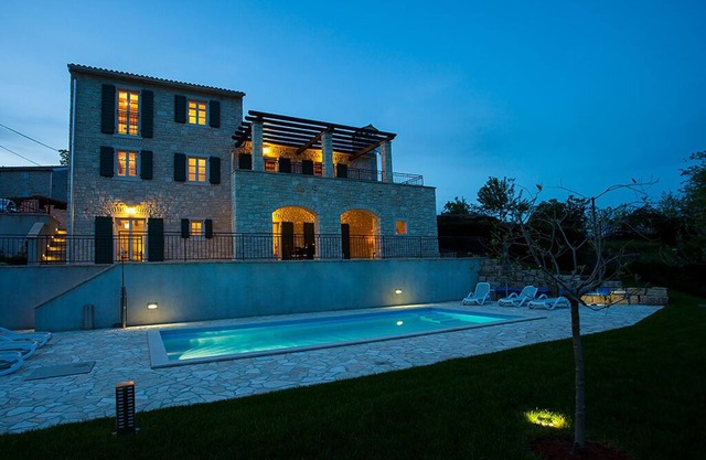 Charming Holiday Villa With Pool and Views Private Location