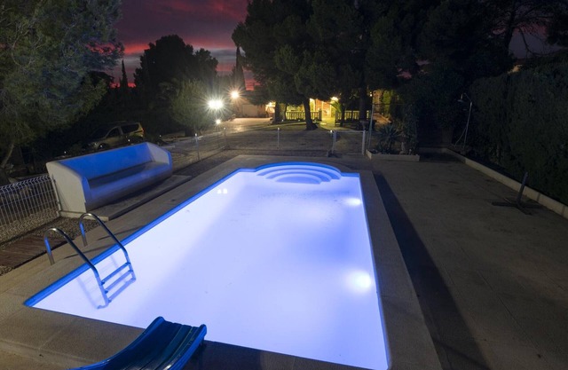 Charming Home with Private Pool, Near Beach, Free WiFi, Pet-Friendly, Optional AC and Dog Beach