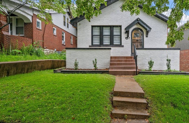 Charming home in St. Louis/ABODEbucks