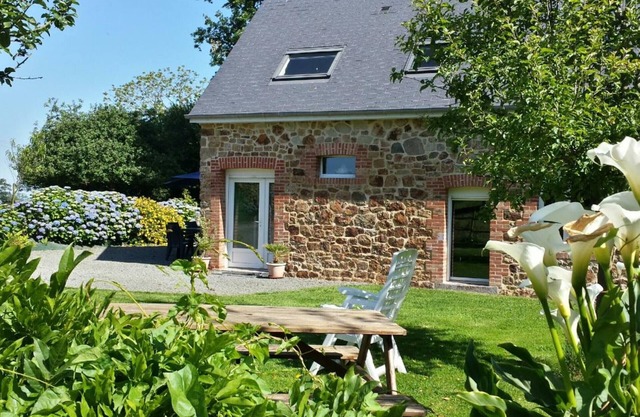 Charming house amid apple trees - 4 pers, La Colombe