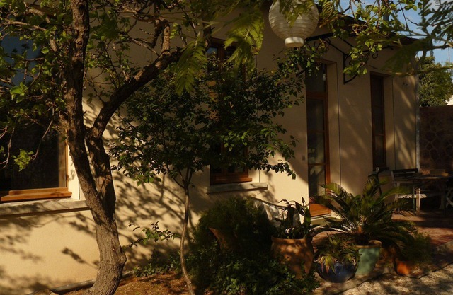Charming house in a quiet location, 5 minutes from the Mediterranean.