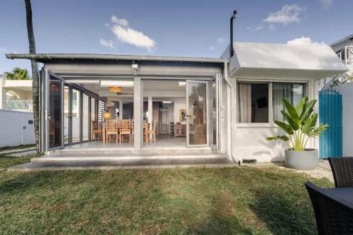 Charming house in Trou-aux-Biches with direct beach access