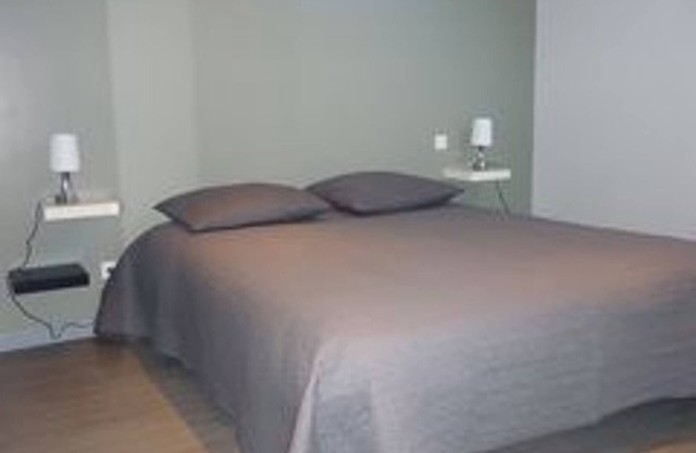 Charming house with heated pool and pets allowed in Averdon