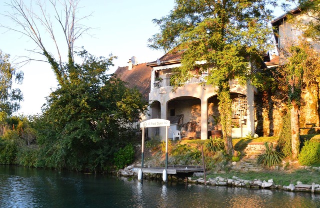 Charming house with terrace, garden and pontoon, lake of Aix les Bains / Chambéry