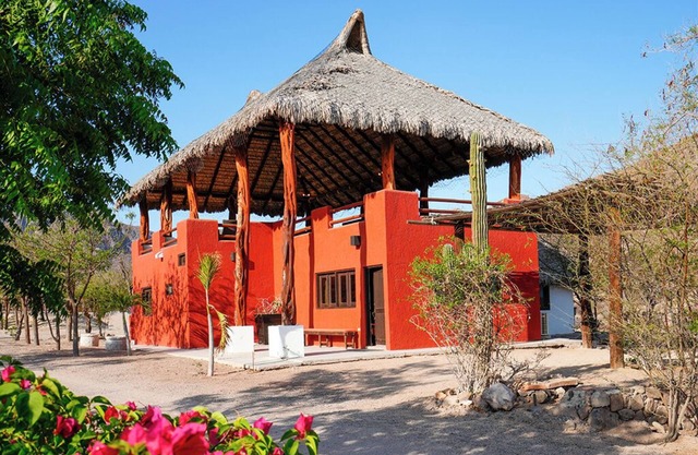 Charming La Paz 3-bedroom house with AC, Wi-Fi & Concierge Experiences